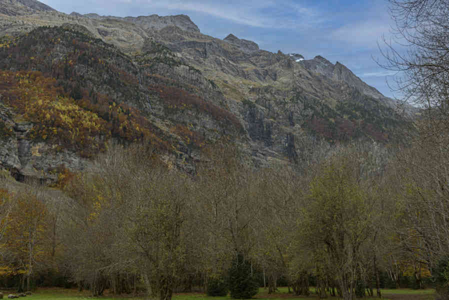 Huesca - parque nacional de Ordesa y Monte Perdido - valle de Pineta 31.jpg